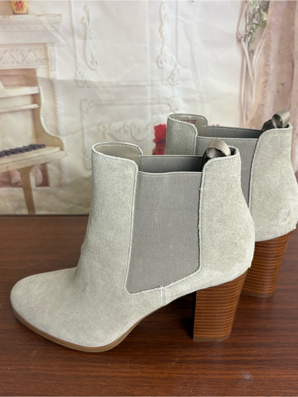 NEW Michael Kors Light Gray Suede Chelsea Ankle Boot - Picture 5 of 10